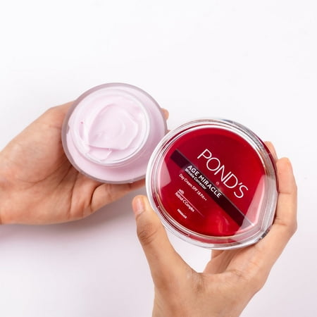 Pond s Age Miracle  Youthful Glow  Day Cream 20 g